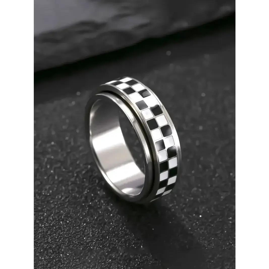Checkered Fidget Ring for Adults, 18K Gold-Plated Stainless Steel, Stress Relief Accessory with Fashionable Geometric Design, Ideal Gift HNJZ0029
