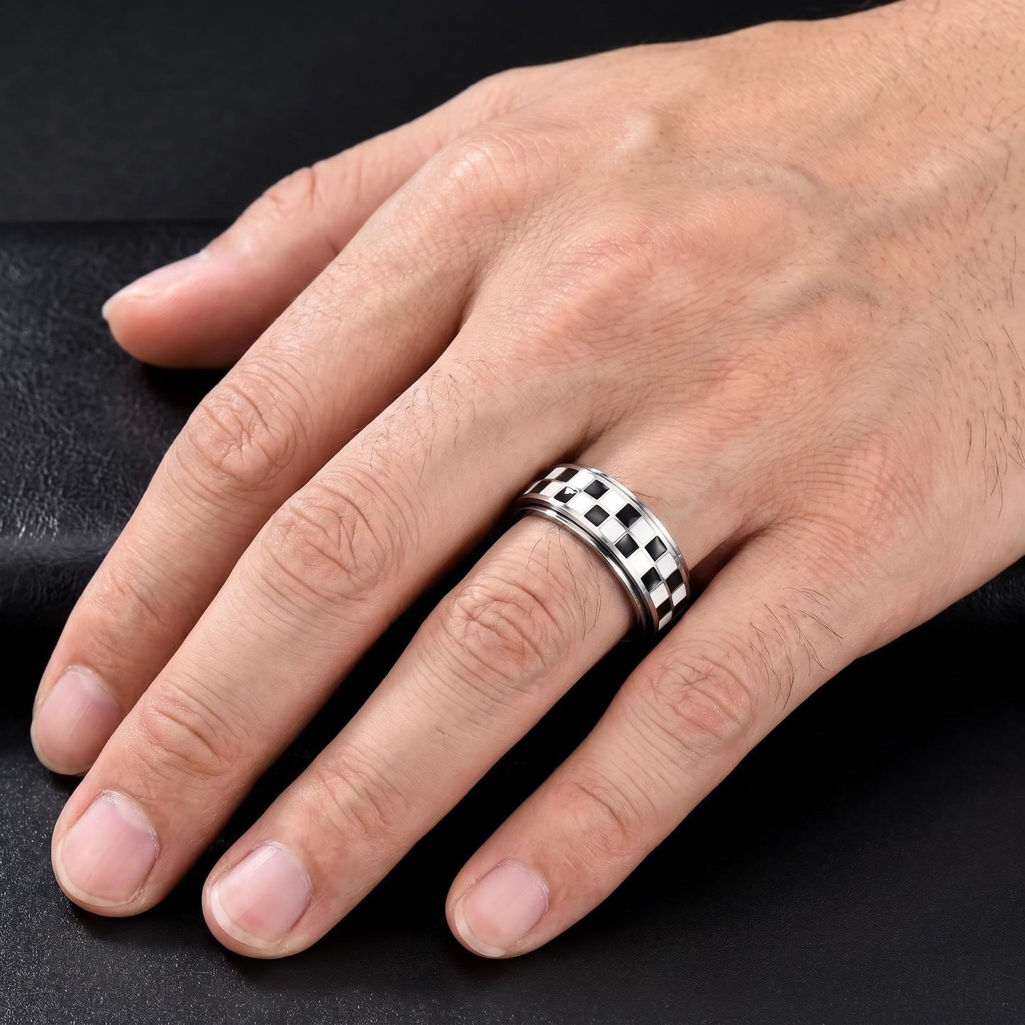 Checkered Fidget Ring for Adults, 18K Gold-Plated Stainless Steel, Stress Relief Accessory with Fashionable Geometric Design, Ideal Gift HNJZ0029