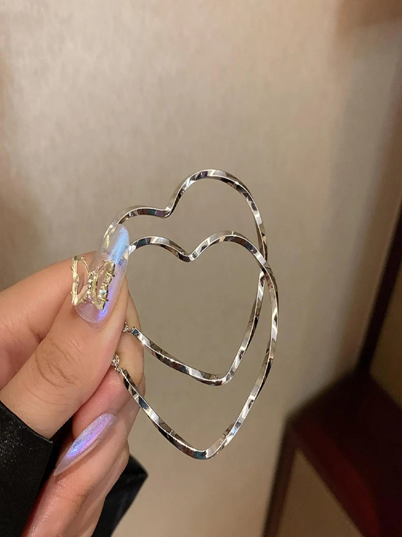 Oversized Heart Hoop Earrings for Women, Trendy Metallic Twisted Earring, Party Jewelry, Fashion Jewelry Party, Fashionable Earrings, Fashion Accessories HNEH0010