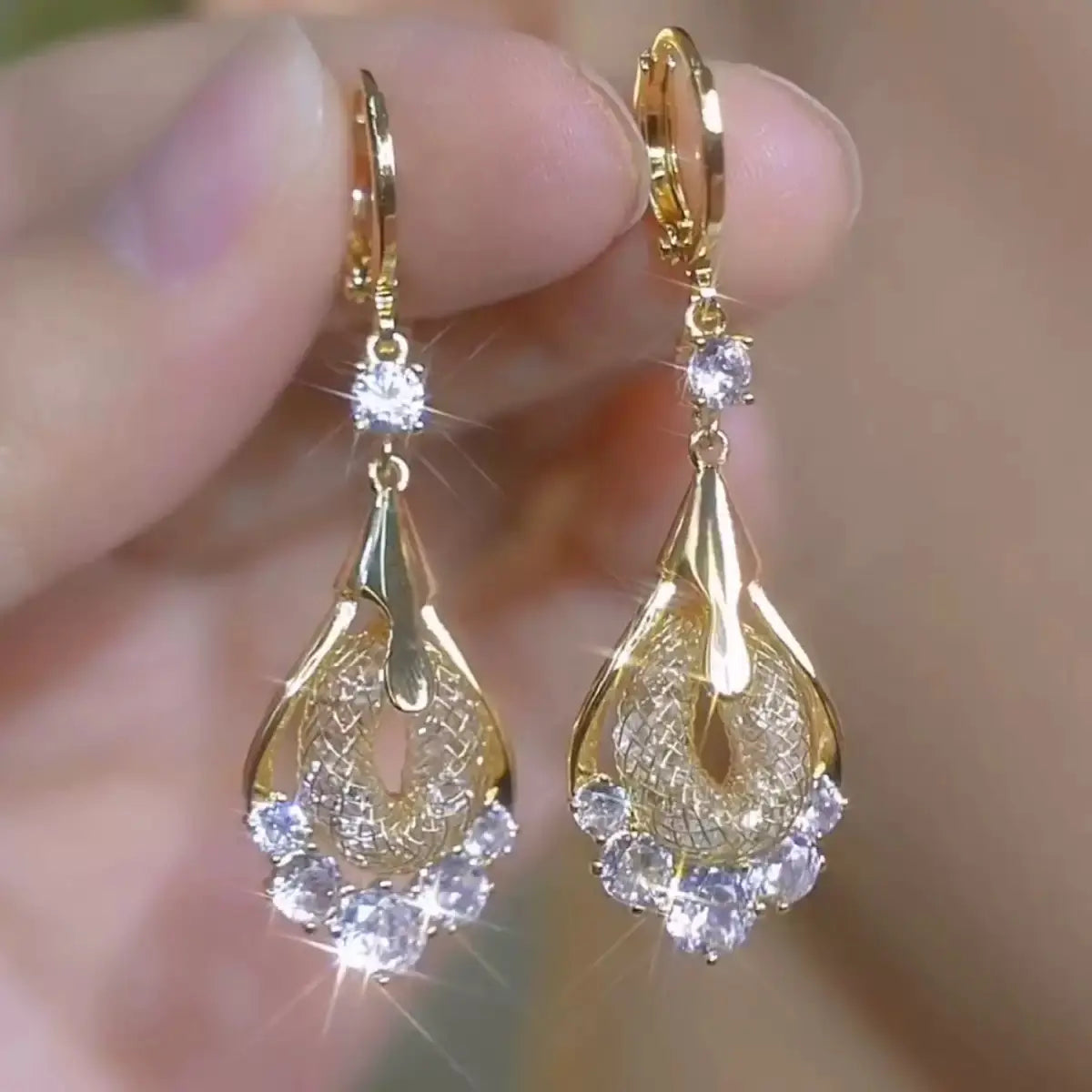 Gold Mesh Water Drop Earrings 14K Gold Plated Chic Statement Design, Elegant Fashion Jewelry Earrings for Women HNEH0042