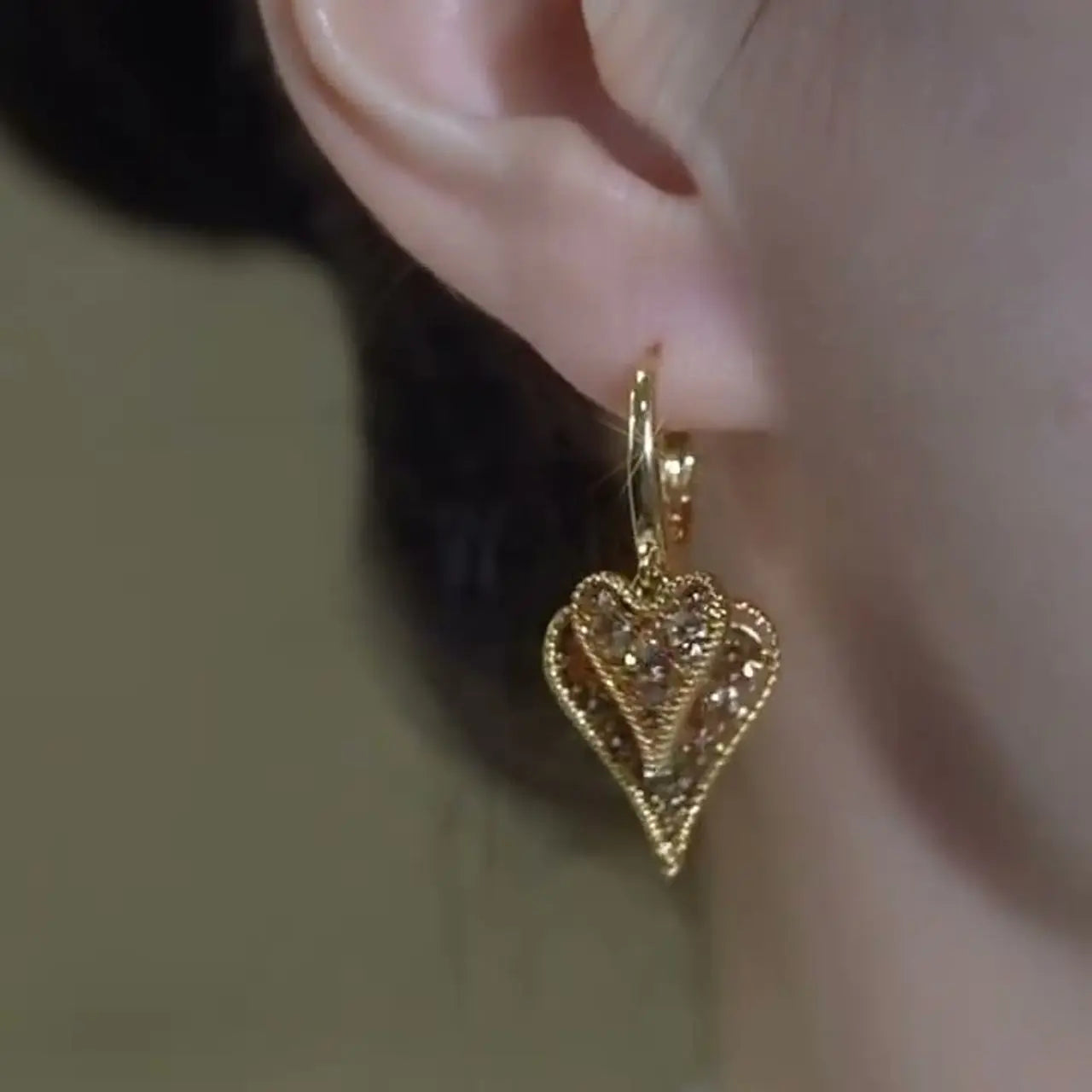 New Gold Double-Heart Earrings for Women, Trendy Layered Design, Elegant and Versatile Style HNEH0053