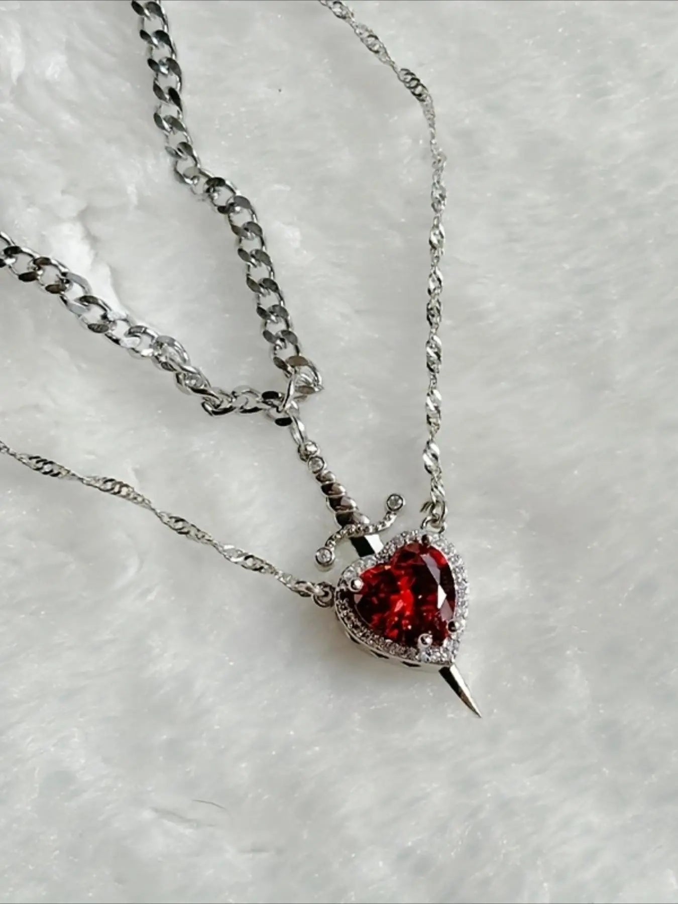 2pcs Heart and Sword Necklace Set, Love Heart Necklace, Unique Couple's Jewelry, Silver Color, Durable Fashion Accessory, Perfect for Weddings & Parties, Includes Rose Box HNXL0015