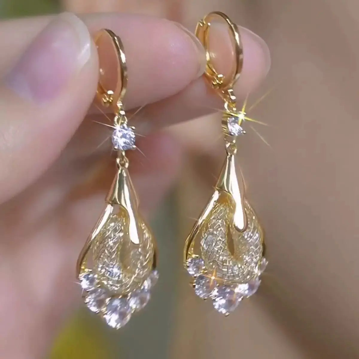 Gold Mesh Water Drop Earrings 14K Gold Plated Chic Statement Design, Elegant Fashion Jewelry Earrings for Women HNEH0042