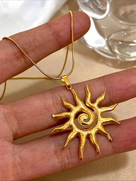 Vintage Sun Totem Pendant Necklace for Women, Stainless Steel Chain Necklace, Charm Necklaces, Fashion Jewelry for Party, Daily Decor, Trendy All-match & Exquisite Jewelry for Birthday Gift, Charms Necklace HNXL0018