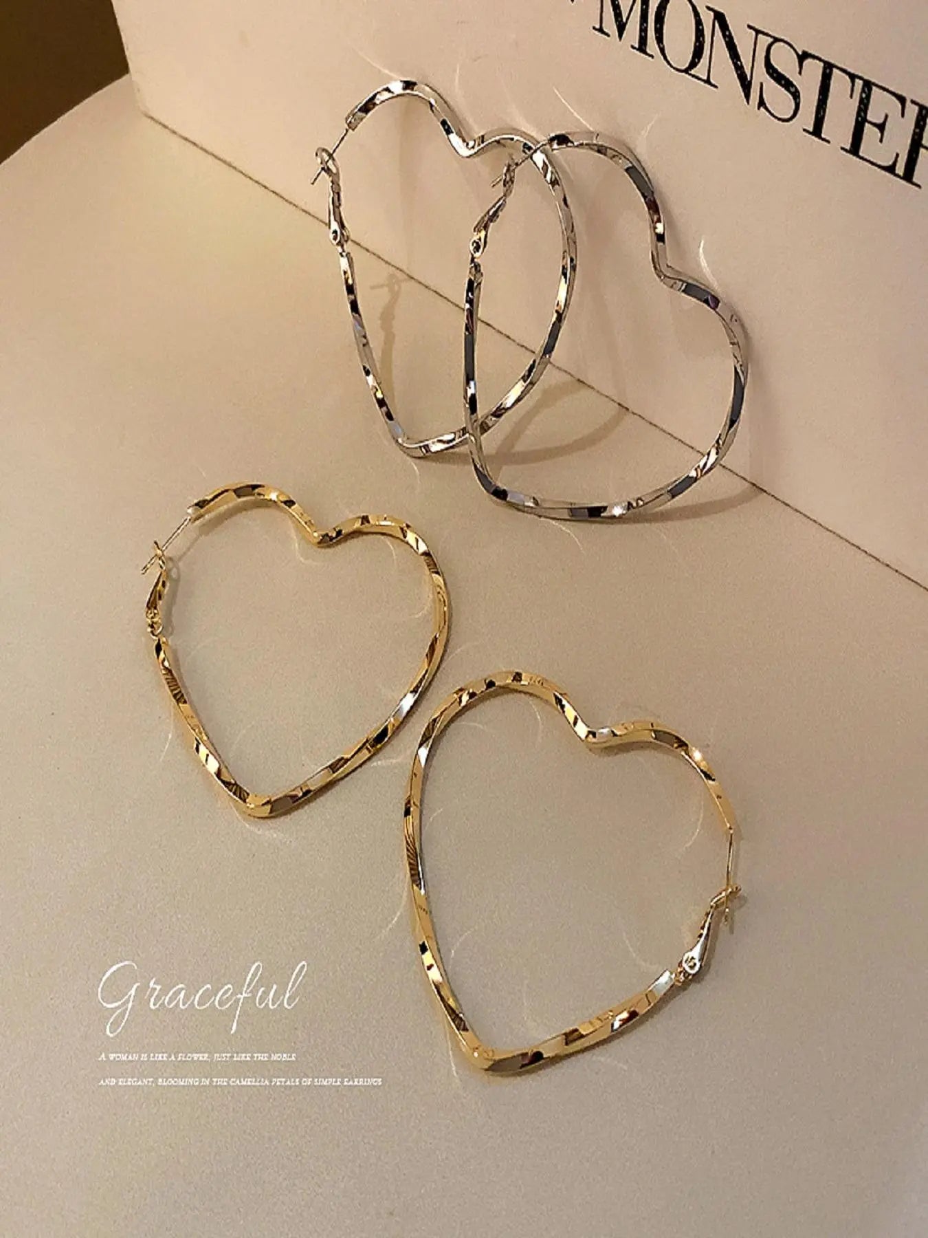 Oversized Heart Hoop Earrings for Women, Trendy Metallic Twisted Earring, Party Jewelry, Fashion Jewelry Party, Fashionable Earrings, Fashion Accessories HNEH0010