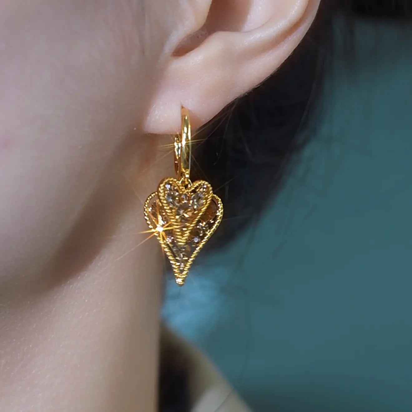 New Gold Double-Heart Earrings for Women, Trendy Layered Design, Elegant and Versatile Style HNEH0053