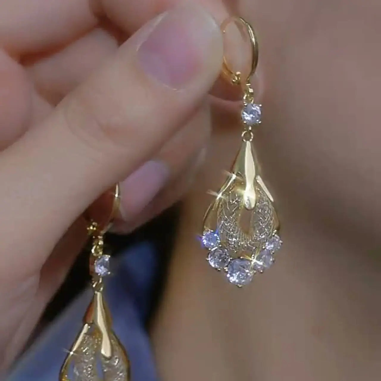 Gold Mesh Water Drop Earrings 14K Gold Plated Chic Statement Design, Elegant Fashion Jewelry Earrings for Women HNEH0042