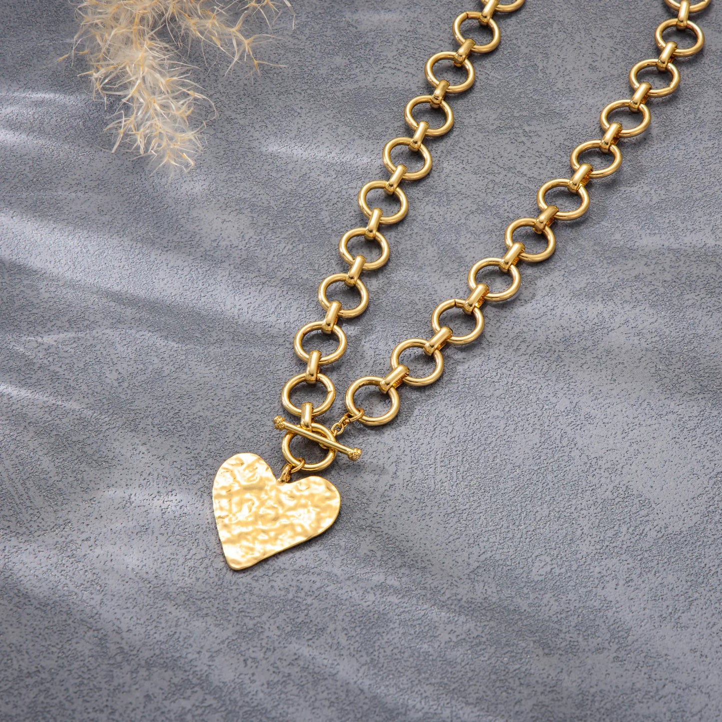 Gold Paperclip O-Link Chain Hammered Heart Pendant OT Clasp Necklace for Women For Valentine's Day Gift HNXL0013
